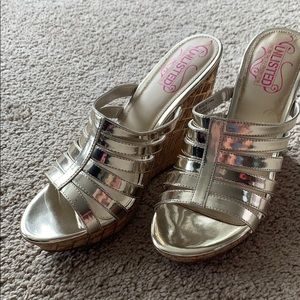 Gold and cork wedges